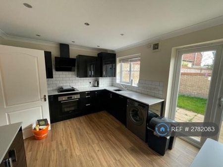 1 bedroom in a house share to rent - Photo 5