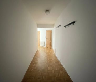 Sehr helle Dachgeschosswohnung in zentraler Lage – perfekt auch als... - Photo 4