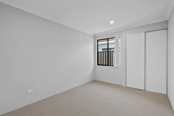 Brand New 5 Bedroom House in Prime Dudley Park Location - Photo 1