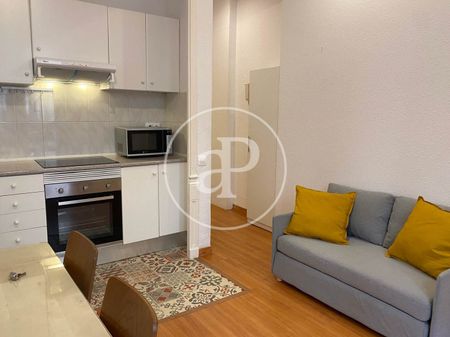 Apartment for Rent on Calle Princesa (El Born) - Photo 2