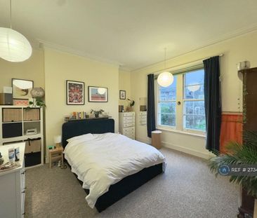 3 bedroom flat to rent - Photo 5