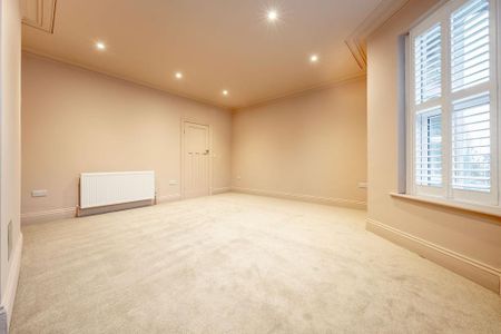 4 bedroom terraced house to rent - Photo 3