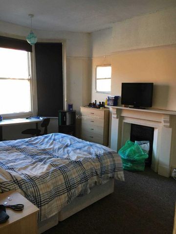 6 bedroom terraced house to rent - Photo 3