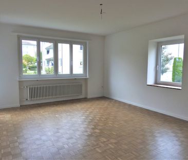 "helle, moderne 4.5-Zimmer-Wohnung mit Balkon an ruhiger Lage" - Photo 5