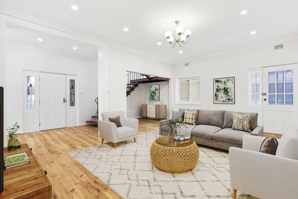Sun-Filled, Two Level Four (4) Bedroom Family Home With A Large Private Entertainment Garden And Resort Style Pool, Ultra Convenient Location - Photo 1