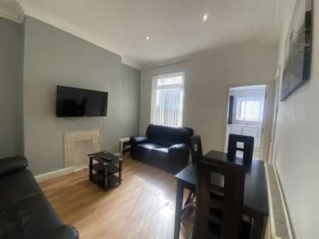 3 bedroom terraced house to rent - Photo 5