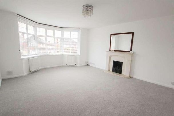 Denbigh Gardens, Southampton, SO16 - Photo 1