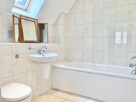 4 bedroom detached house to rent - Photo 5