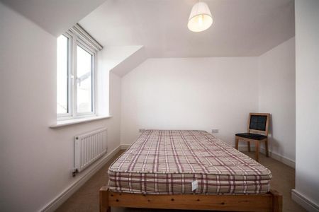 2 bedroom maisonette to rent - Photo 4