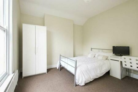 10 bedroom townhouse to rent - Photo 3