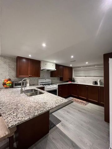For Lease - 24 Wendelyn Drive, Richmond Hill, Ontario - Photo 2