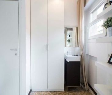 Viale Carlo Espinasse, Milan, Lombardy 20156 - Photo 6