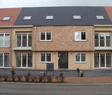 Gelijkvloers appartement (2 slpkr) met tuin en 2 autostaanplaatsen - Photo 4