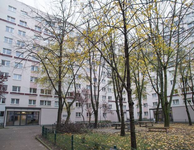 Leben in Berlin Mitte, Alexanderplatz - Photo 1
