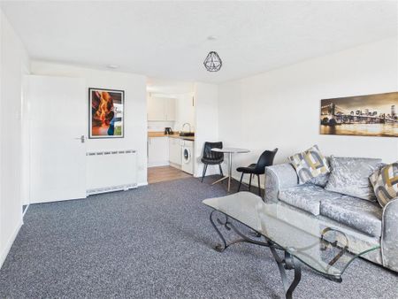 1 bedroom apartment to rent - Photo 2