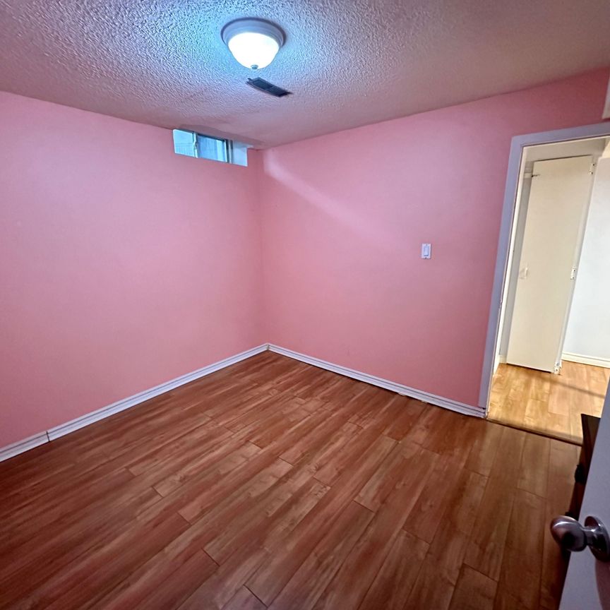 For Lease - 44 Loradeen Crescent Unit# Lower, Toronto, Ontario - Photo 1