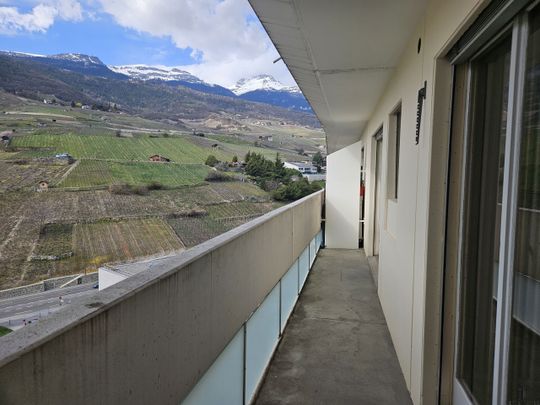 2-room apartment on the 10th floor - Photo 1