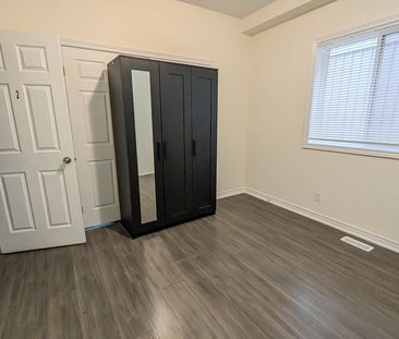 **ALL UTILITIES INCLUDED** Student Room For Rent in St. Catharines!! - Photo 6
