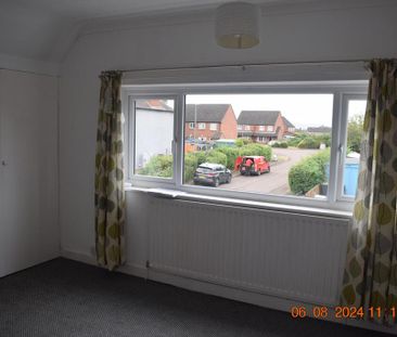 3 bedroom semi-detached house to rent - Photo 6