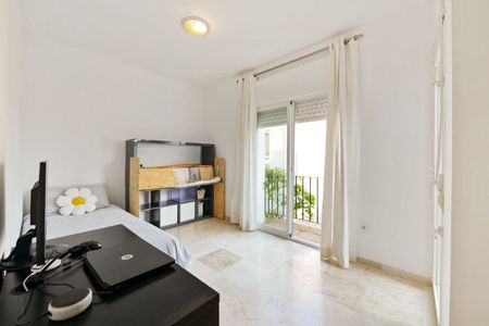 Casa adosada de alquiler en Bell Air, Bel - Air - Photo 4