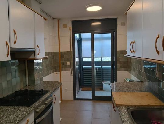 Piso de alquiler en Carrer D'olèrdola, Molí de Vent - Photo 1