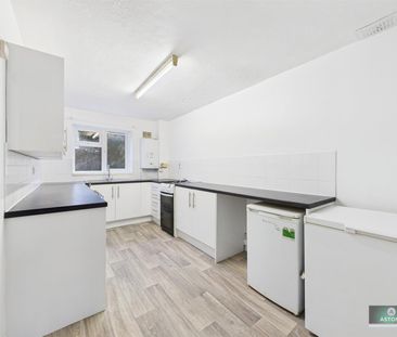 Pound Hill - Photo 1