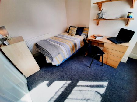 3 Bedrooms 1 bathroom - Photo 3