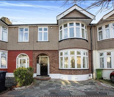 3 Bed Terraced House, Dereham Road, IG11 - Photo 2