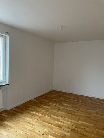 Östermalmsvägen, Finspång - Photo 3