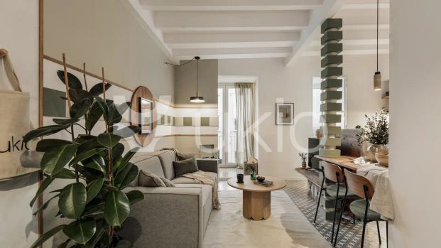 Apartamento de alquiler en Carrer de Martínez de la Rosa, Vila de Gràcia - Photo 1