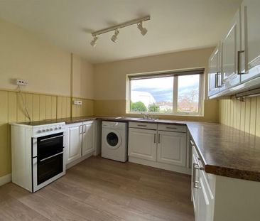 3 bedroom detached bungalow to rent - Photo 5