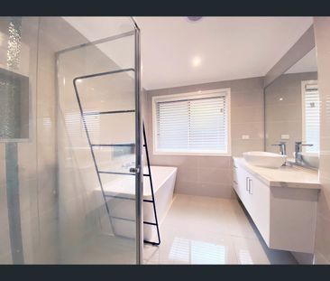 13 Paringa Way, Burnside, Vic 3023 - Photo 3