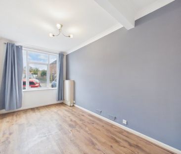 London Road, High Wycombe, Buckinghamshire,HP11 - Photo 2