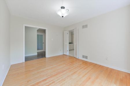 For Lease - 33 Kilchurn Castle Drive, Toronto, Ontario - Photo 3