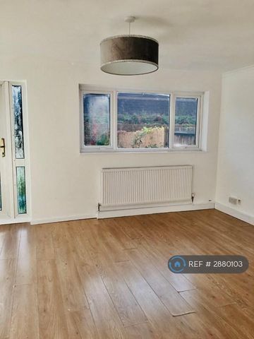 5 bedroom maisonette to rent - Photo 2