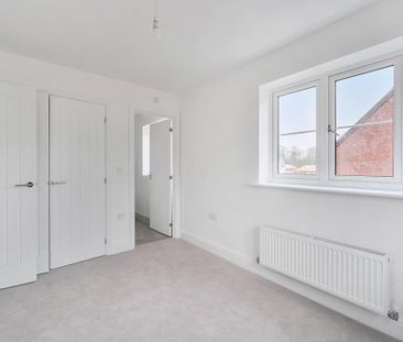 4 bedroom detached house to rent - Photo 3