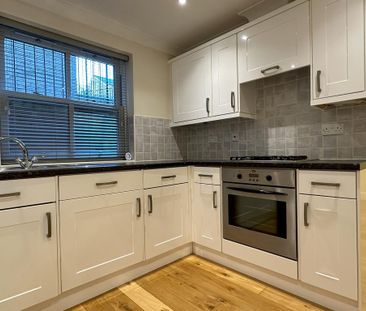 2 bedroom flat to rent - Photo 2