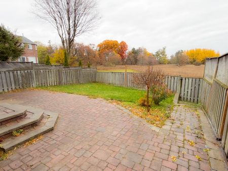 For Lease - 21 Raspberry Road, Toronto, Ontario - Photo 3