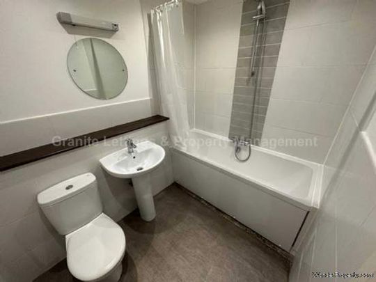 2 bedroom property to rent in Cheadle - Photo 1