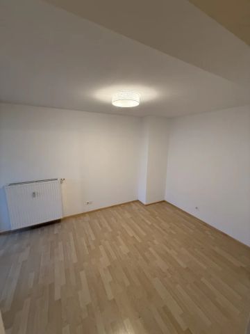 Gemütliche, ruhig gelegene 2,5-Zimmer Wohnung mit Loggia in Stadtrandlage Ried - Foto 3