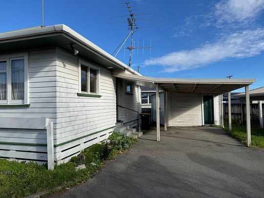 Sunny 2 bedroom + sleepout in central Richmond - Photo 1