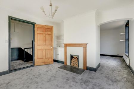 5 bedroom semi-detached house to rent - Photo 4