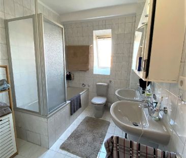 Gepflegte 3 Zimmer Wohnung sucht ruhige Einzelperson oder Pärchen - Photo 2