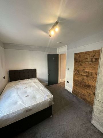 Brighton - Near Royal Sussex County Hospital Room 3 - Photo 5