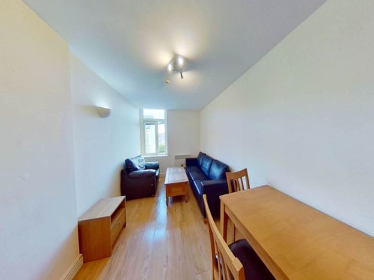 Price £1,200 pcm - Available Now - Furnished - Photo 1