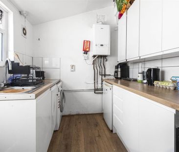 5 bedroom terraced house to rent - Photo 2