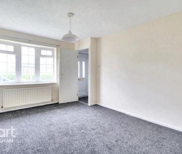 2 bedroom semi-detached house to rent - Photo 2