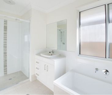 Four bedroom home in the highly sought after South Ripley! - Photo 5