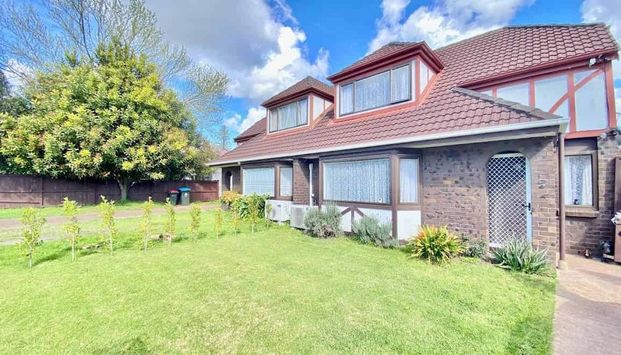 Family Home Close to Newmarket - Photo 1
