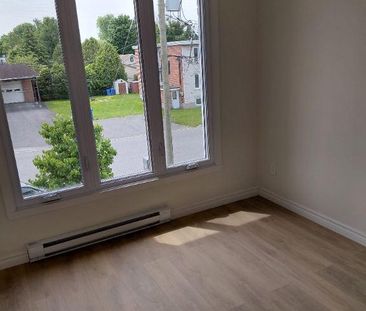 Granby - Logement 5 1/2 location $1300.00/mois - Photo 2